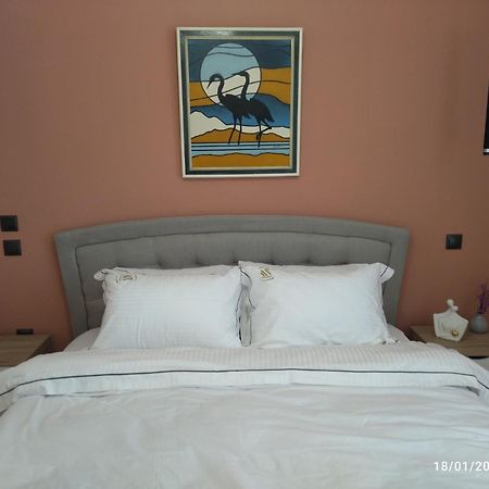 Swan Paradise Glyfada Apartment Atene Esterno foto